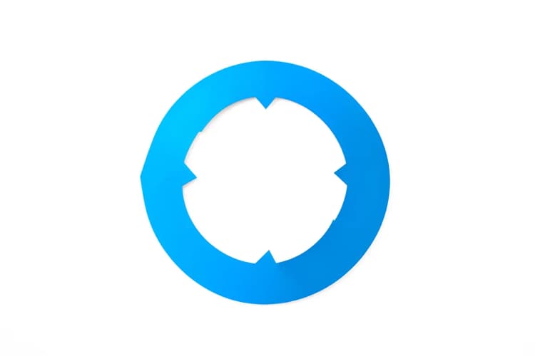 Um diagrama de fluxo circular com setas indicando um ciclo contínuo de ações e resultados em um fundo branco.